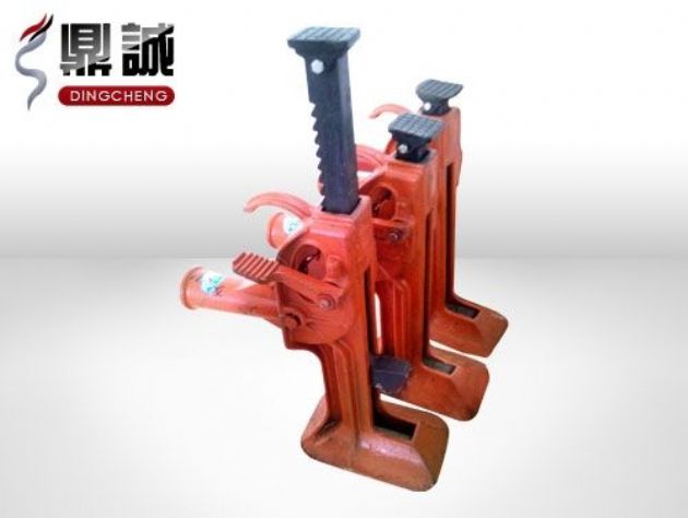 點(diǎn)擊查看詳細(xì)信息<br>標(biāo)題：齒條式起道機(jī) 閱讀次數(shù)：4298
