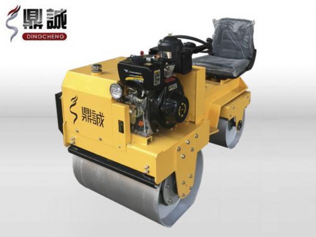 點(diǎn)擊查看詳細(xì)信息<br>標(biāo)題：DC850C座駕式壓路機(jī) 閱讀次數(shù)：15114