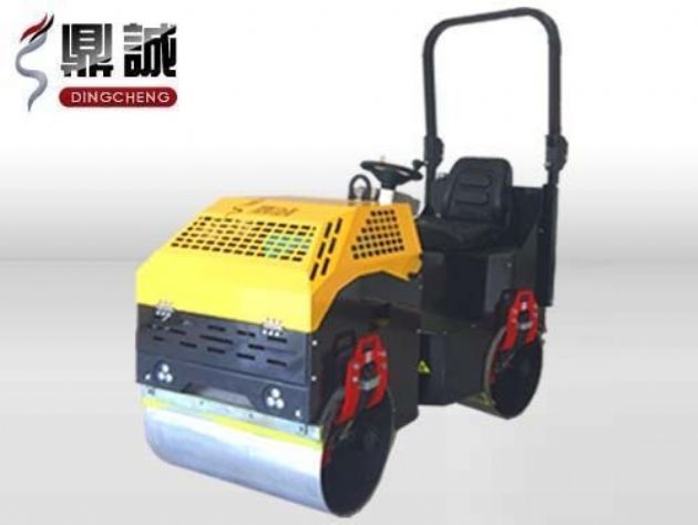 點(diǎn)擊查看詳細(xì)信息<br>標(biāo)題：1噸全液壓振動(dòng)壓路機(jī) 閱讀次數(shù)：14211